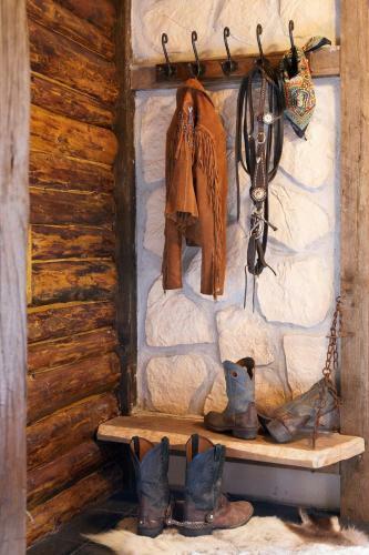 Hostal J A Ranch Bed & Breakfast