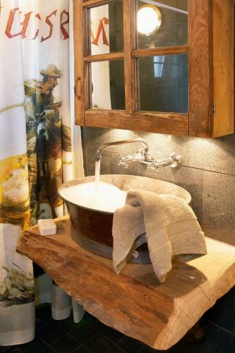 Hostal J A Ranch Bed & Breakfast