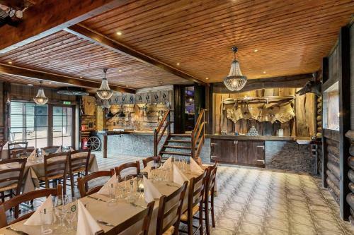 Hostal J A Ranch Bed & Breakfast