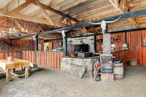 Hostal J A Ranch Bed & Breakfast