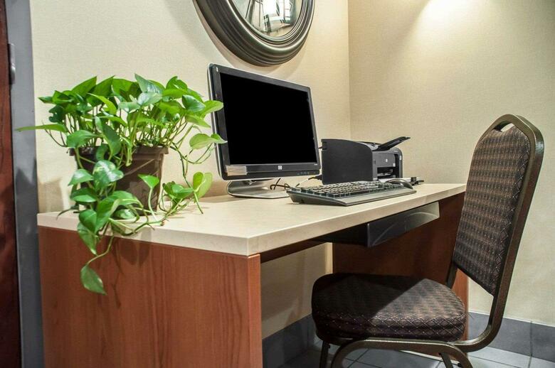 Hotel Comfort Inn University