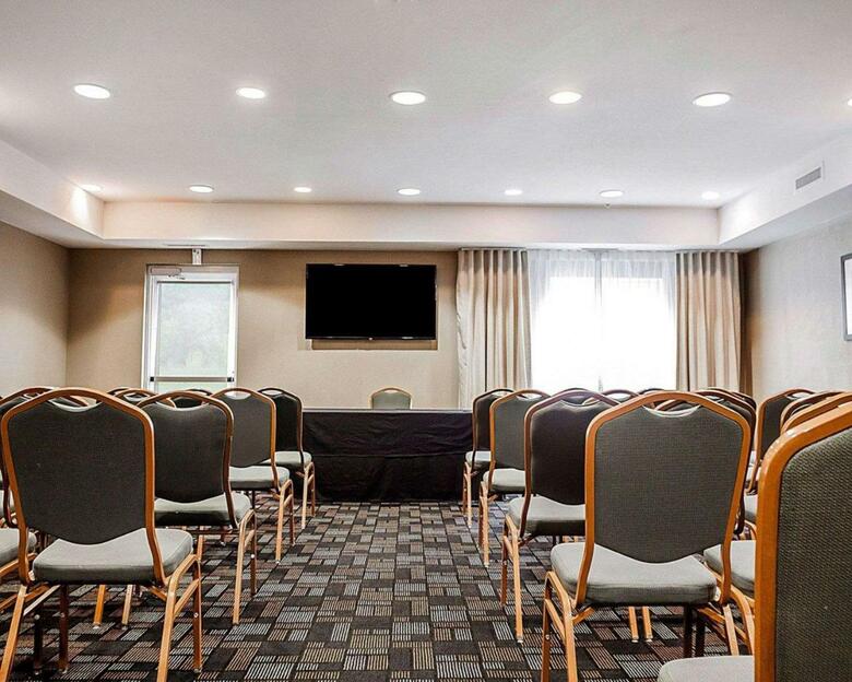 Hotel Comfort Suites - Independence