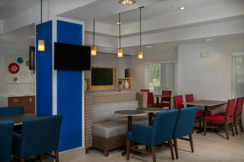 Hotel Holiday Inn Express Independence - Kansas City
