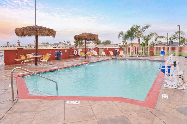 Holiday Inn Express Hotel & Suites El Centro