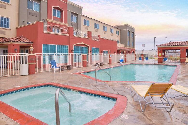 Holiday Inn Express Hotel & Suites El Centro