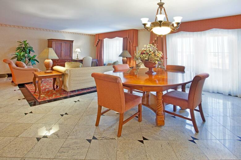 Holiday Inn Express Hotel & Suites El Centro