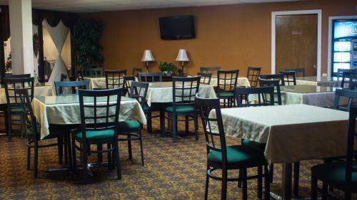 Hotel Ambassador Inn And Suites