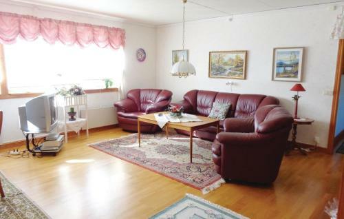 Three-bedroom Holiday Home Mattmar With Mountain View 06