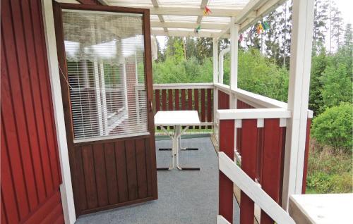 Two-bedroom Holiday Home In Rottne