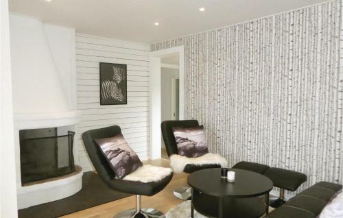 Three-bedroom Holiday Home In Strangnas