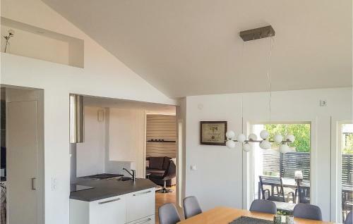 Three-bedroom Holiday Home In Strangnas