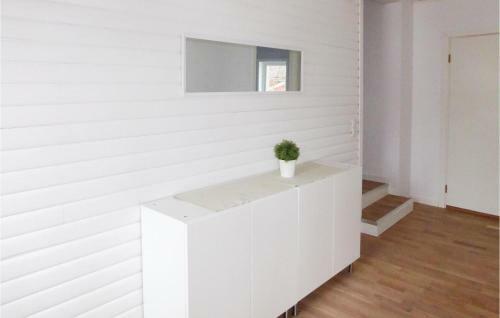 Three-bedroom Holiday Home In Strangnas
