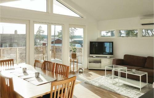 Three-bedroom Holiday Home In Strangnas