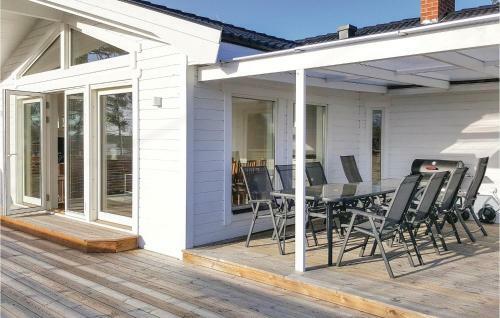 Three-bedroom Holiday Home In Strangnas