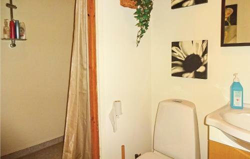 Four-bedroom Holiday Home In Linderod