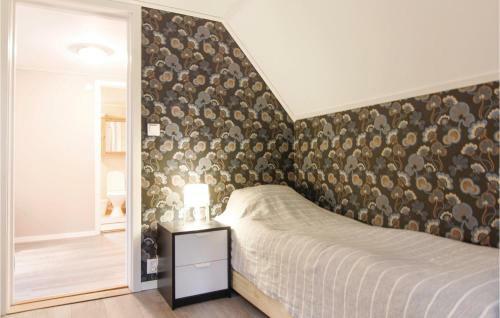 Three-bedroom Holiday Home In Gullspang