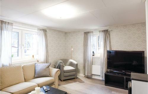Three-bedroom Holiday Home In Gullspang