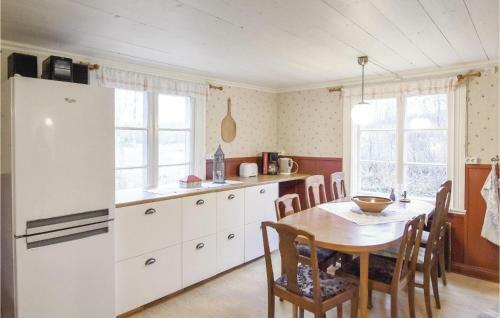 Two-bedroom Holiday Home In Gullspang