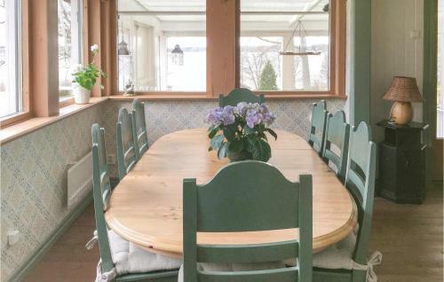 Five-bedroom Holiday Home In Lekeryd