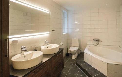 Three-bedroom Holiday Home In Lammhult