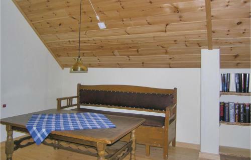Three-bedroom Holiday Home In Annerstad