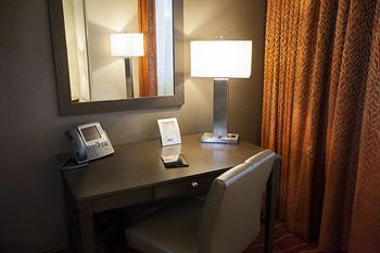 Hotel Mohegan Sun At Pocono Downs
