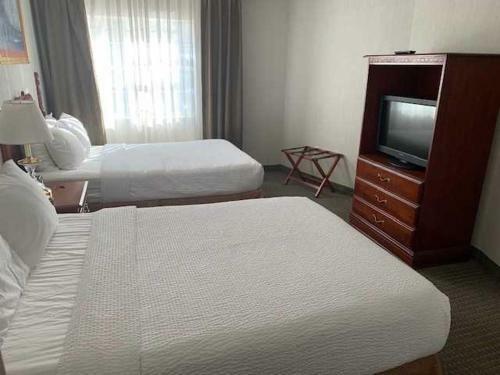 Hotel Host Inn All Suites
