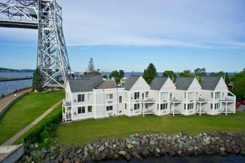 Hotel South Pier Inn