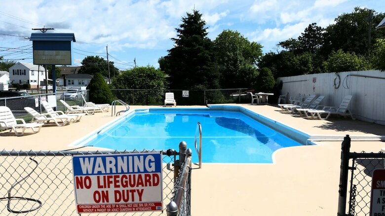 Seabreeze Motel