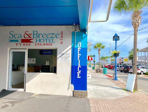 Apartamentos Sea And Breeze Hotel And Condo