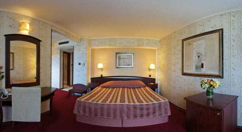 Hotel Capitol