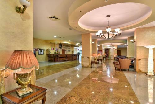 Hotel Estreya Palace
