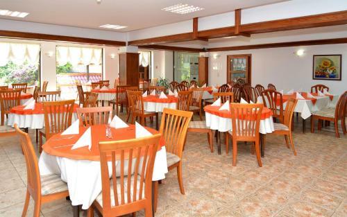 Hotel Estreya Palace