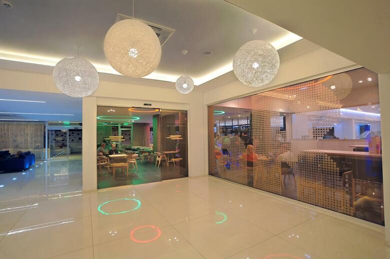 Hotel Nelia Beach