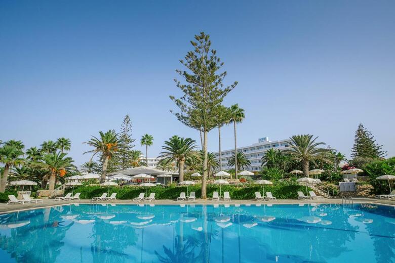 Hotel Nissi Beach