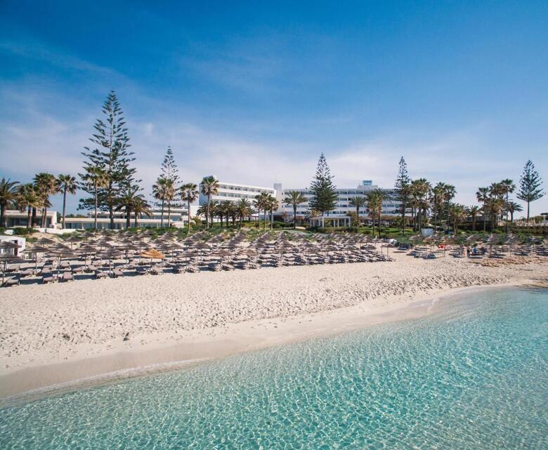 Hotel Nissi Beach