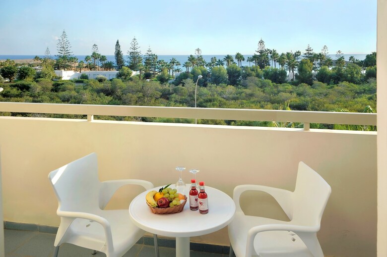 Nissiana Hotel And Bungalows