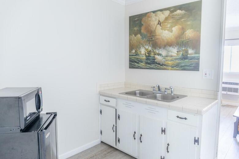 Hotel Atlantis Inn - Tybee Island