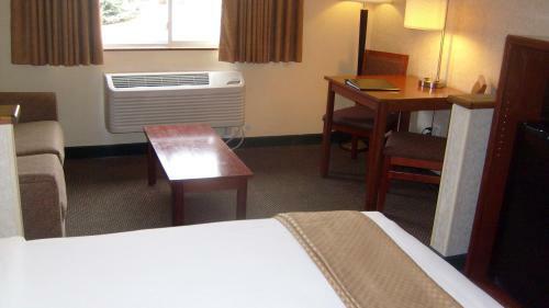 Hotel Baymont Inn & Suites