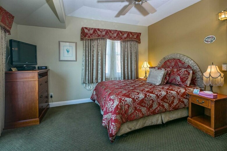 Hotel Rose Garden Inn