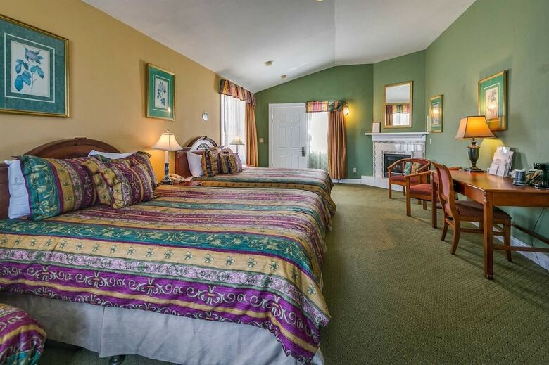 Hotel Rose Garden Inn