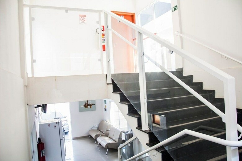 Leati's Hotel