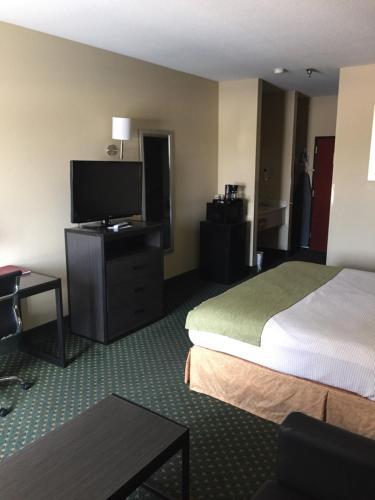 Hotel Lea County Inn