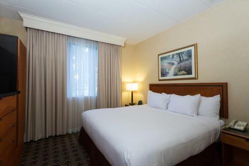Hotel Doubletree Suites By Hilton Mount Laurel