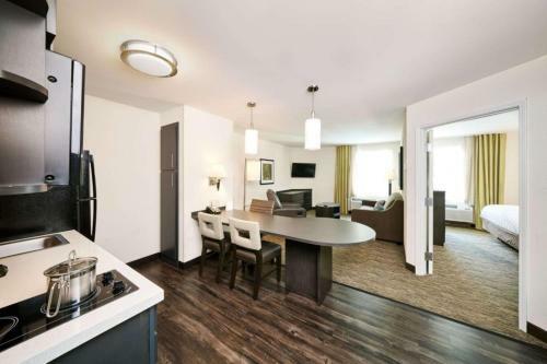 Hotel Sonesta Simply Suites Philadelphia Mount Laurel