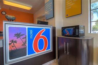 Motel 6 Santa Ana