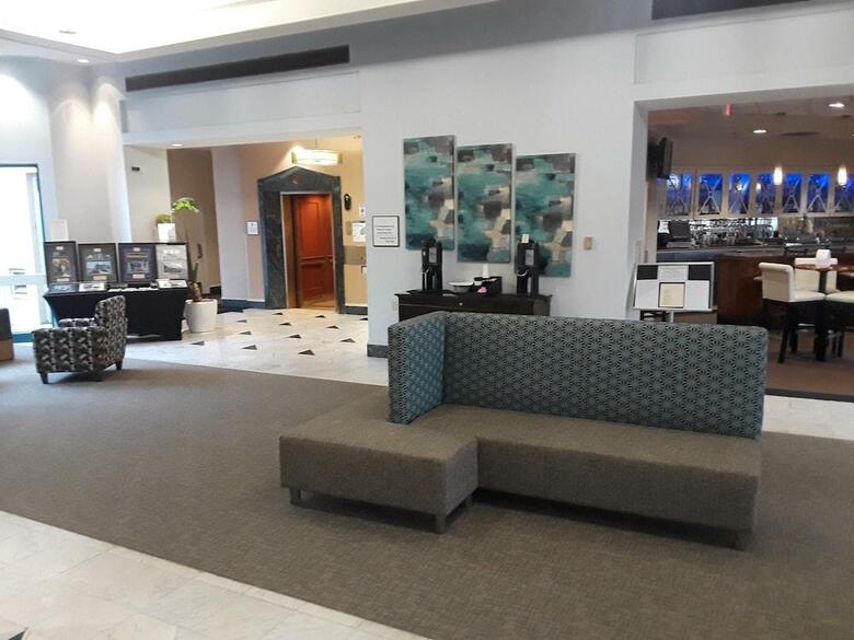 Hotel Sheraton Suites Columbus