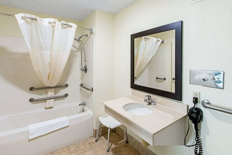 Motel Quality Inn & Suites Civic Center