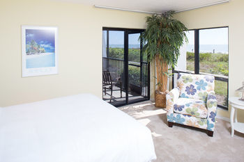 Hotel Sundial Beach Resort & Spa
