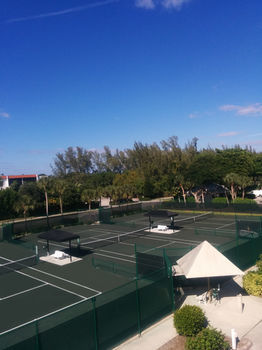 Hotel Sundial Beach Resort & Spa